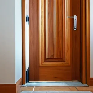 Уплотнитель для межкомнатной двери: как влияет на шум и комфорт