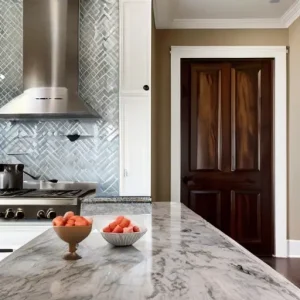 Как выбрать вариант отделки стен для кухни без фартука на всю высоту